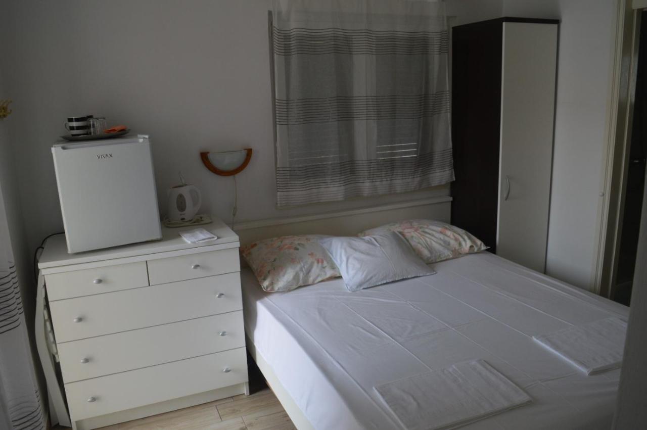 Soba Mira Apartment Makarska Exterior foto